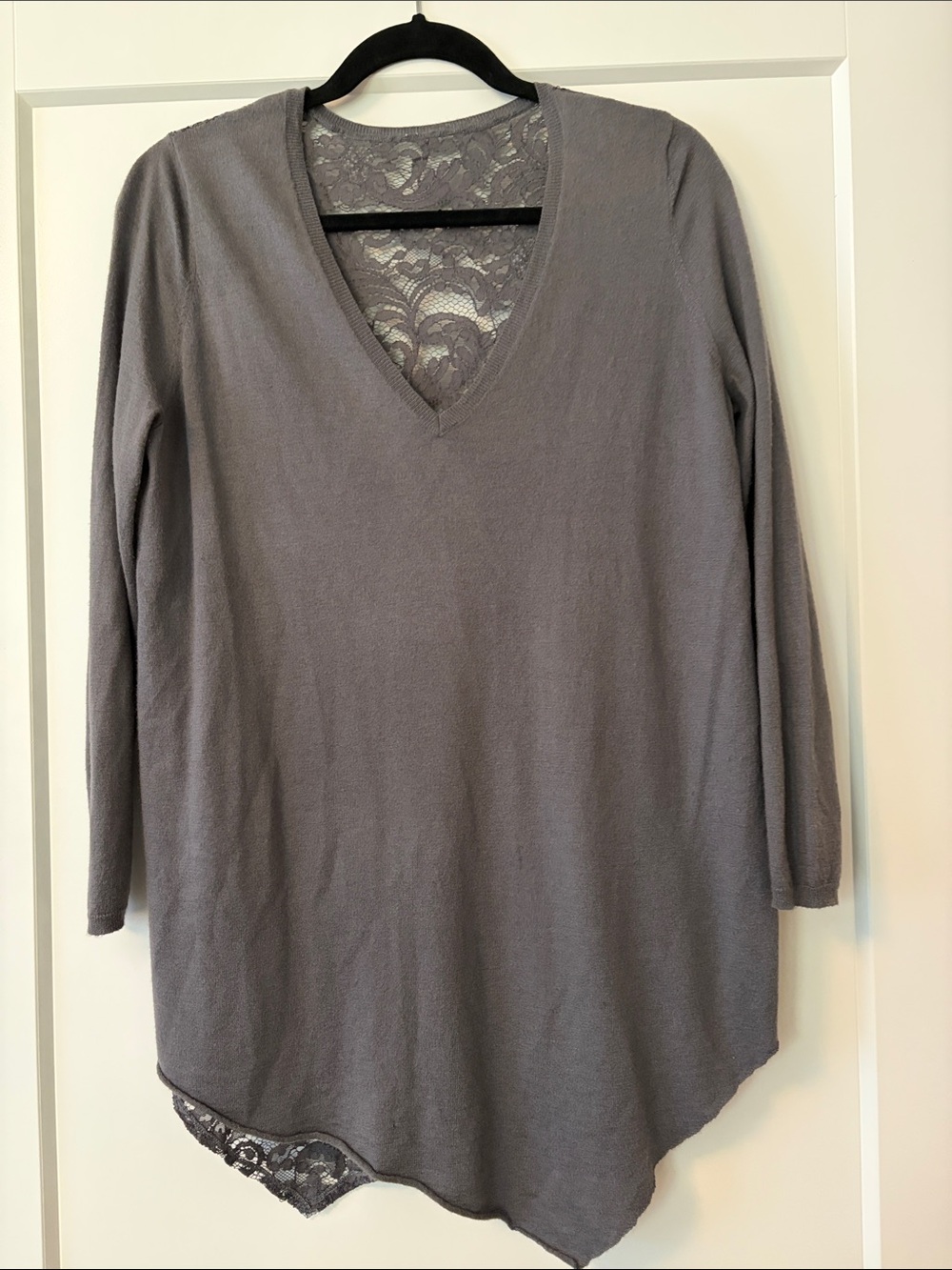 Lace-Back V-Neck Long Sleeve Women's Top — Gray